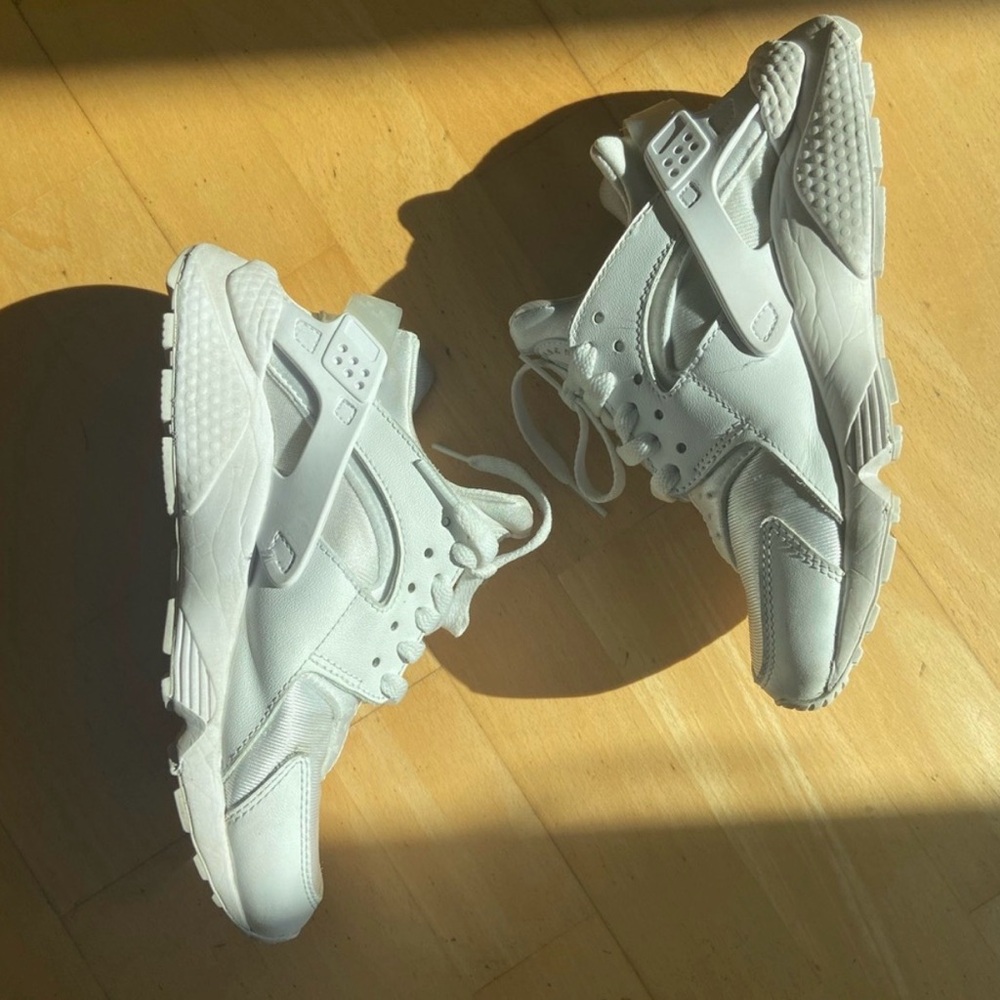 Nike white/pure platinum huarache sneakers